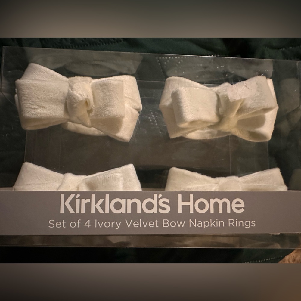 Kirkland's Home Ivory Velvet Bow Napkin Rings NWT